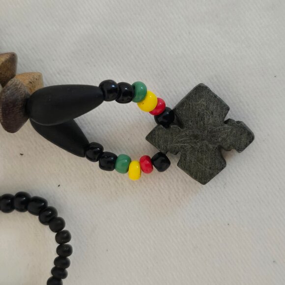 Rasta-style / African beaded necklace color scheme of red, yellow, and green - Picture 5 of 5